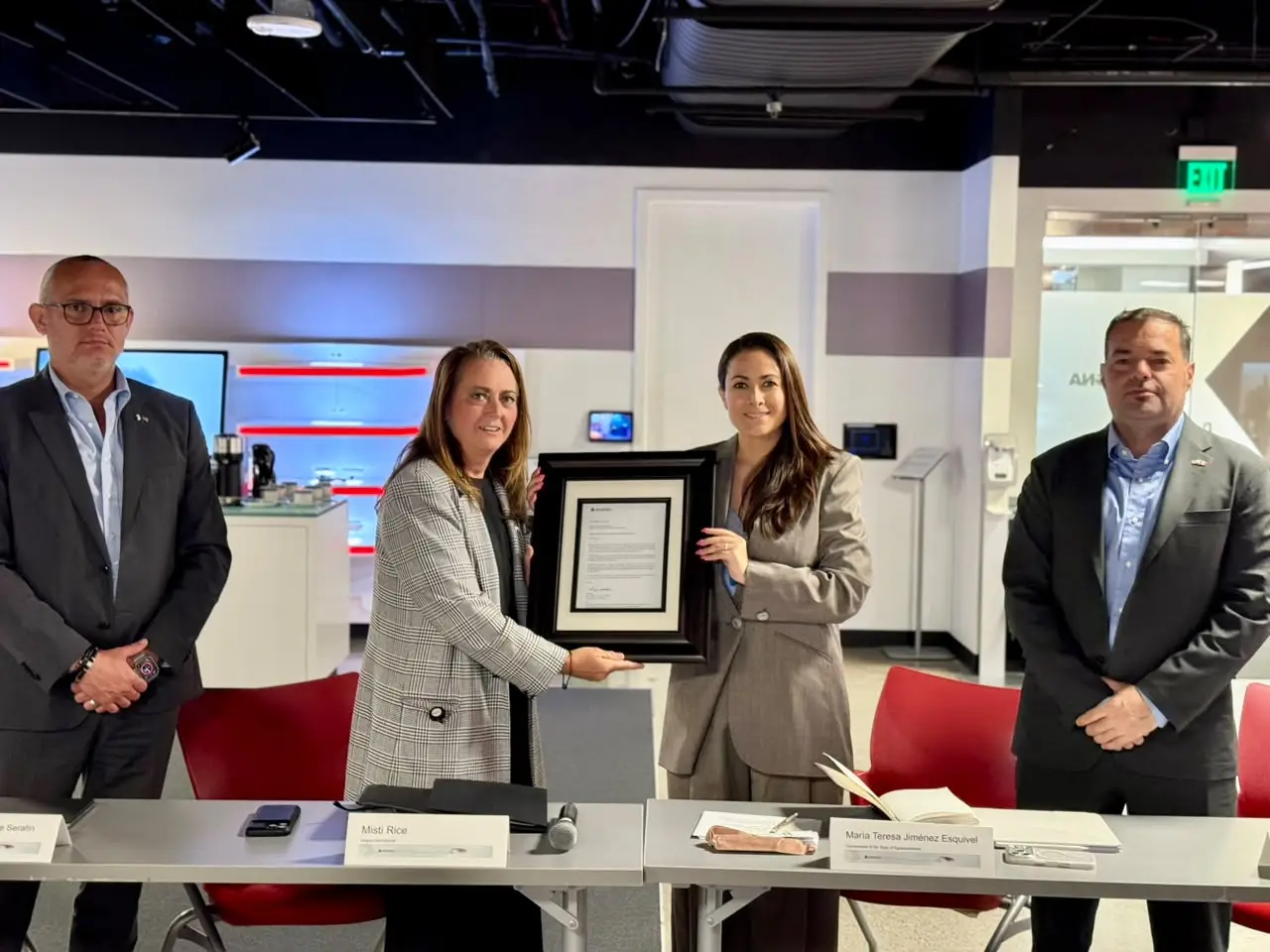 Magna International anuncia intención de establecerse en Aguascalientes