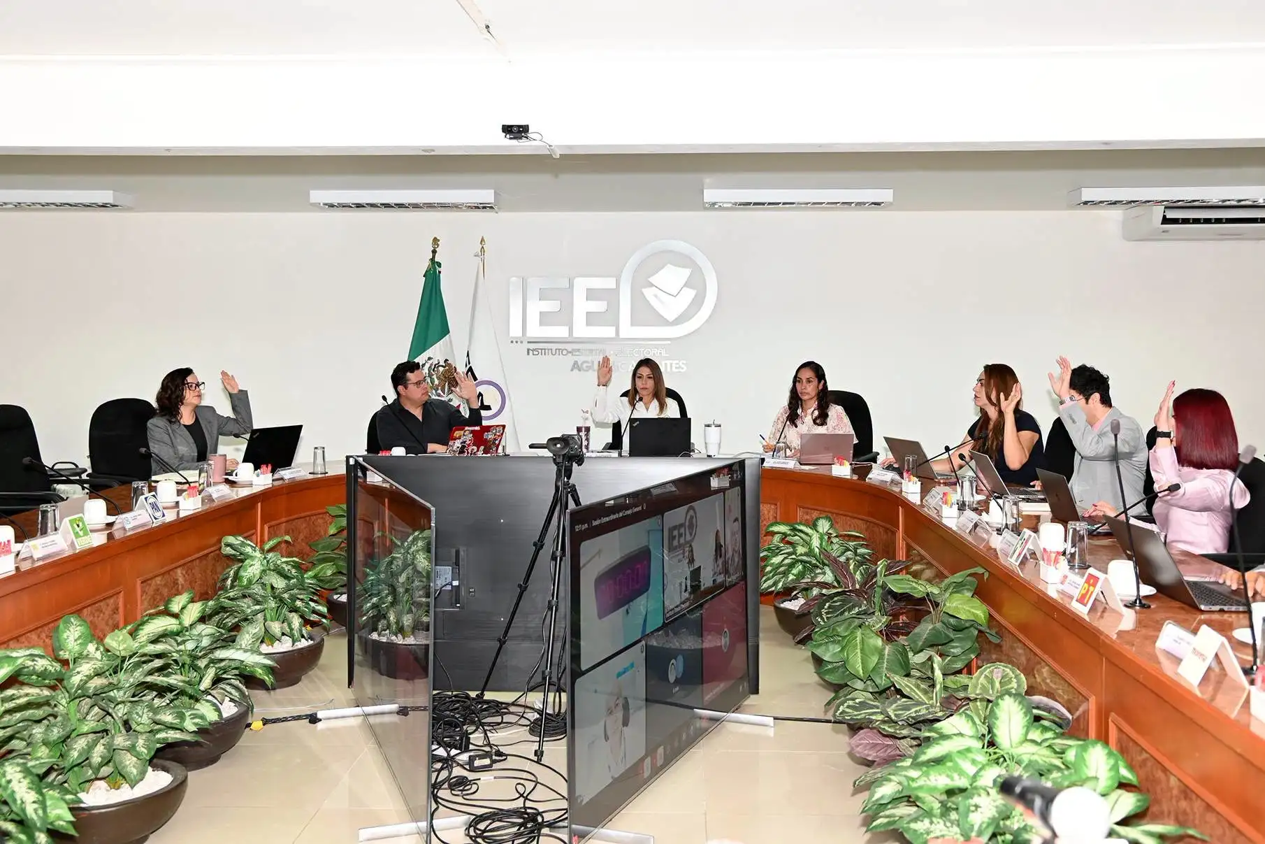 Partidos políticos deberán postular mujeres en Municipios competitivos; Morena amenaza con impugnar
