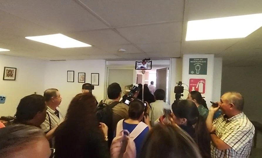 SNTE interrumpe reunión de la CNTE con el ISSSTE; reclaman representatividad