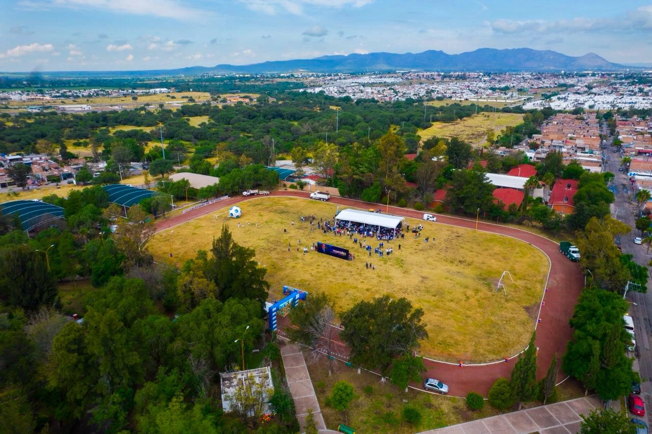 Anuncian construcción de cancha de pasto sintético en La Barranca