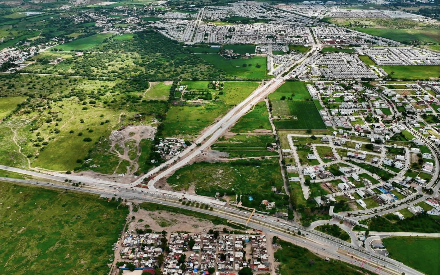Libia Dennise entrega Bulevar Cañaveral para mejorar movilidad en el oriente de León