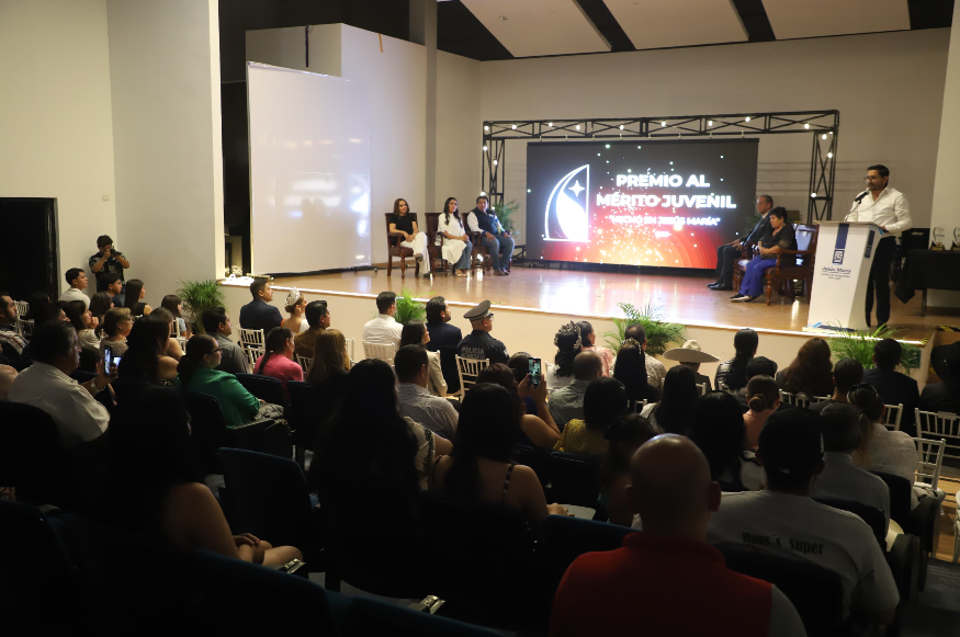 Entregan Premio al Mérito Juvenil “Hecho en Jesús María”