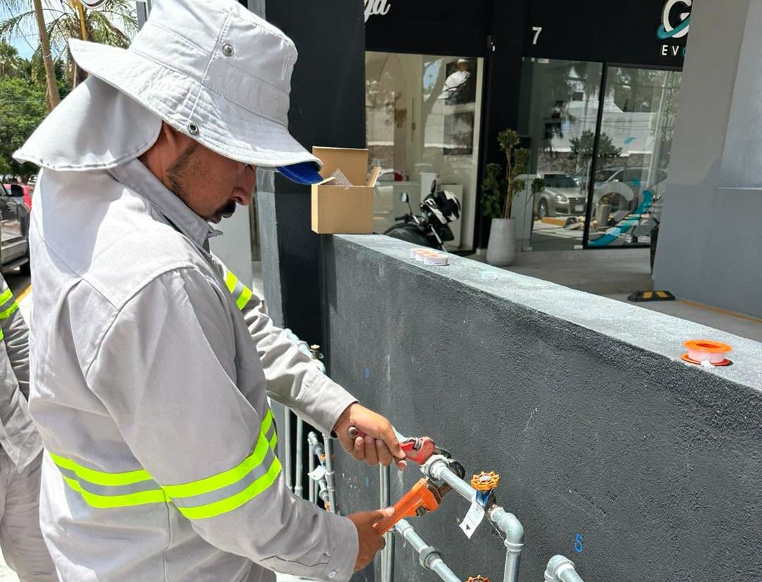 Instalan medidores inteligentes para modernizar el servicio de agua potable en Aguascalientes