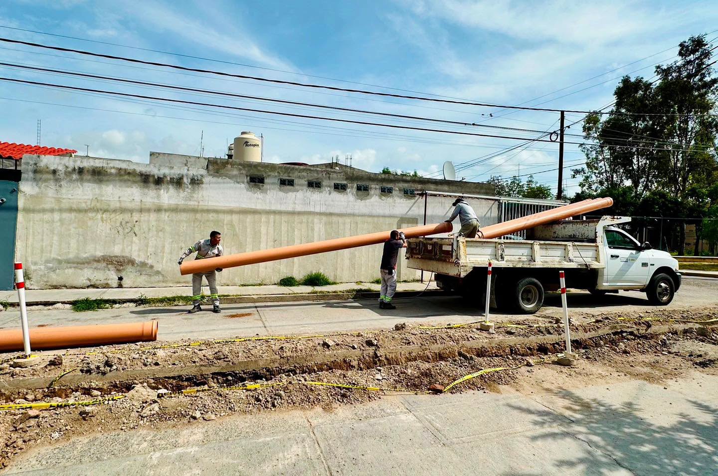 Rehabilitan red de alcantarillado en el fraccionamiento El Cóbano