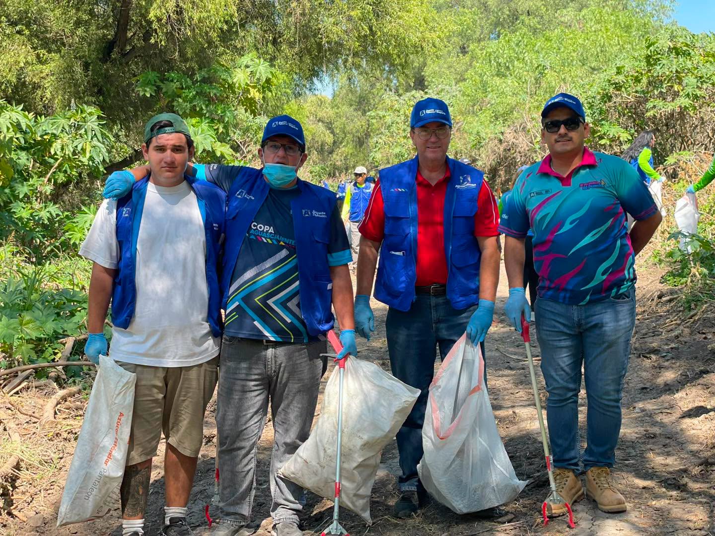 Unen esfuerzos para limpiar el Río San Pedro en el tramo de la Isla San Marcos