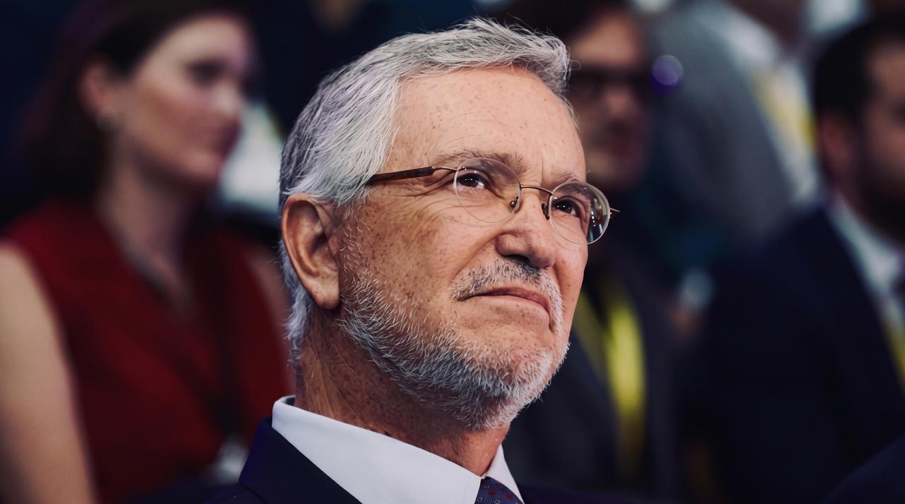 Grupo Salinas presenta pagos al SAT frente a debate fiscal en redes