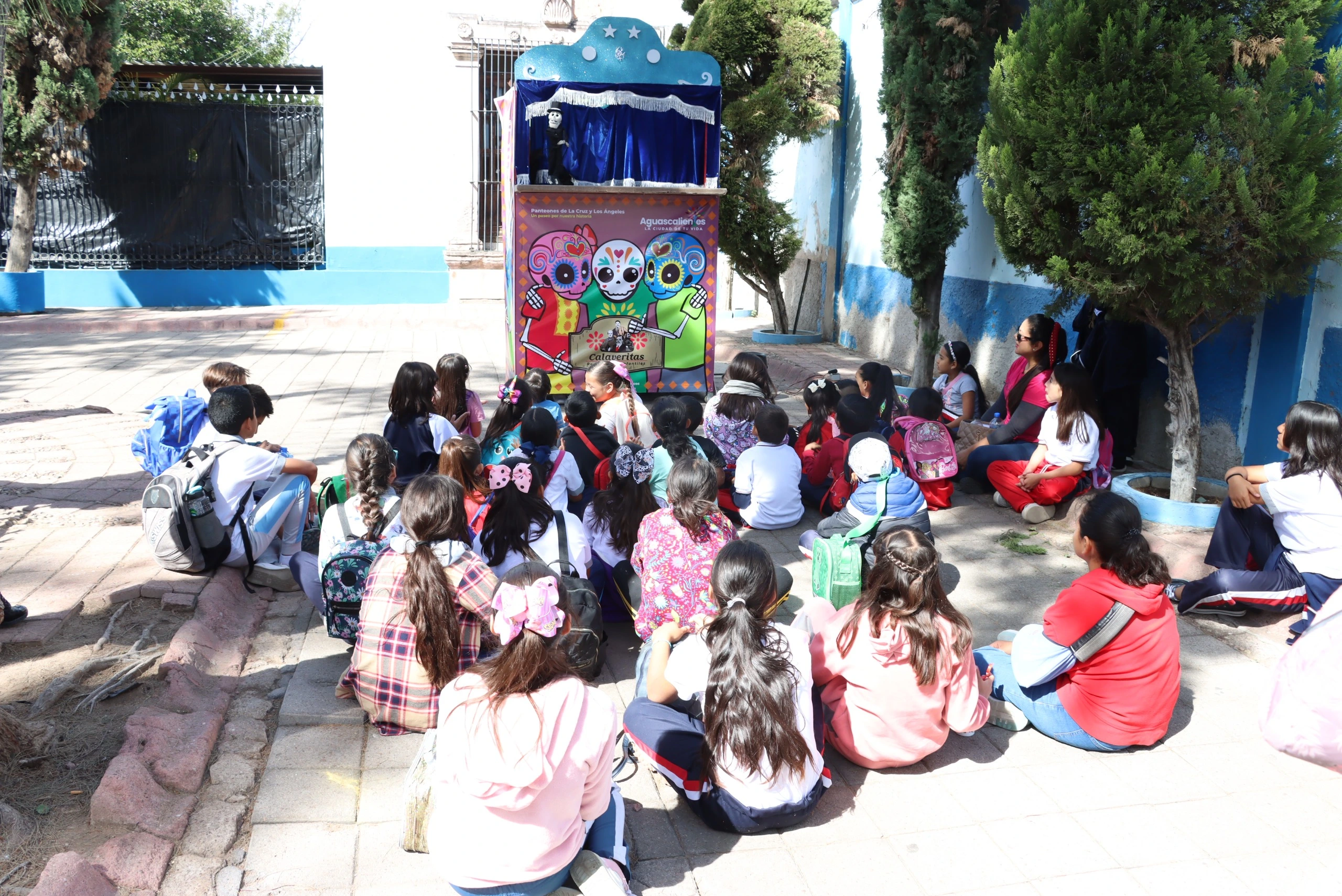 Habrá recorridos infantiles en los panteones de La Cruz y de Los Ángeles
