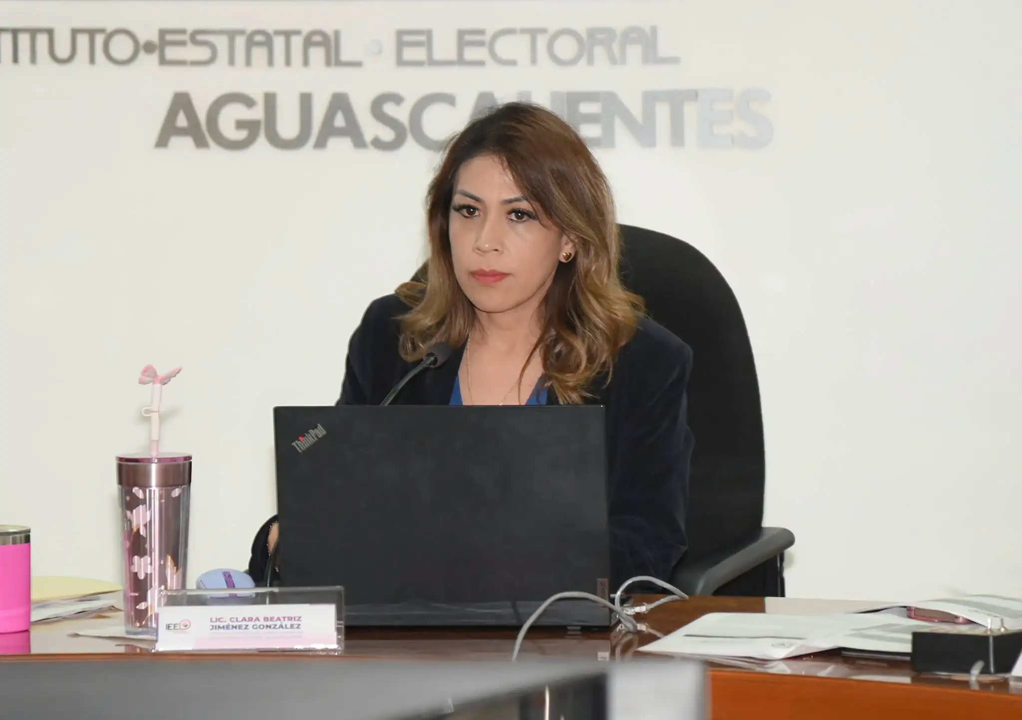 Clara Beatriz responde a críticas y niega imposiciones en la reestructuración del IEE