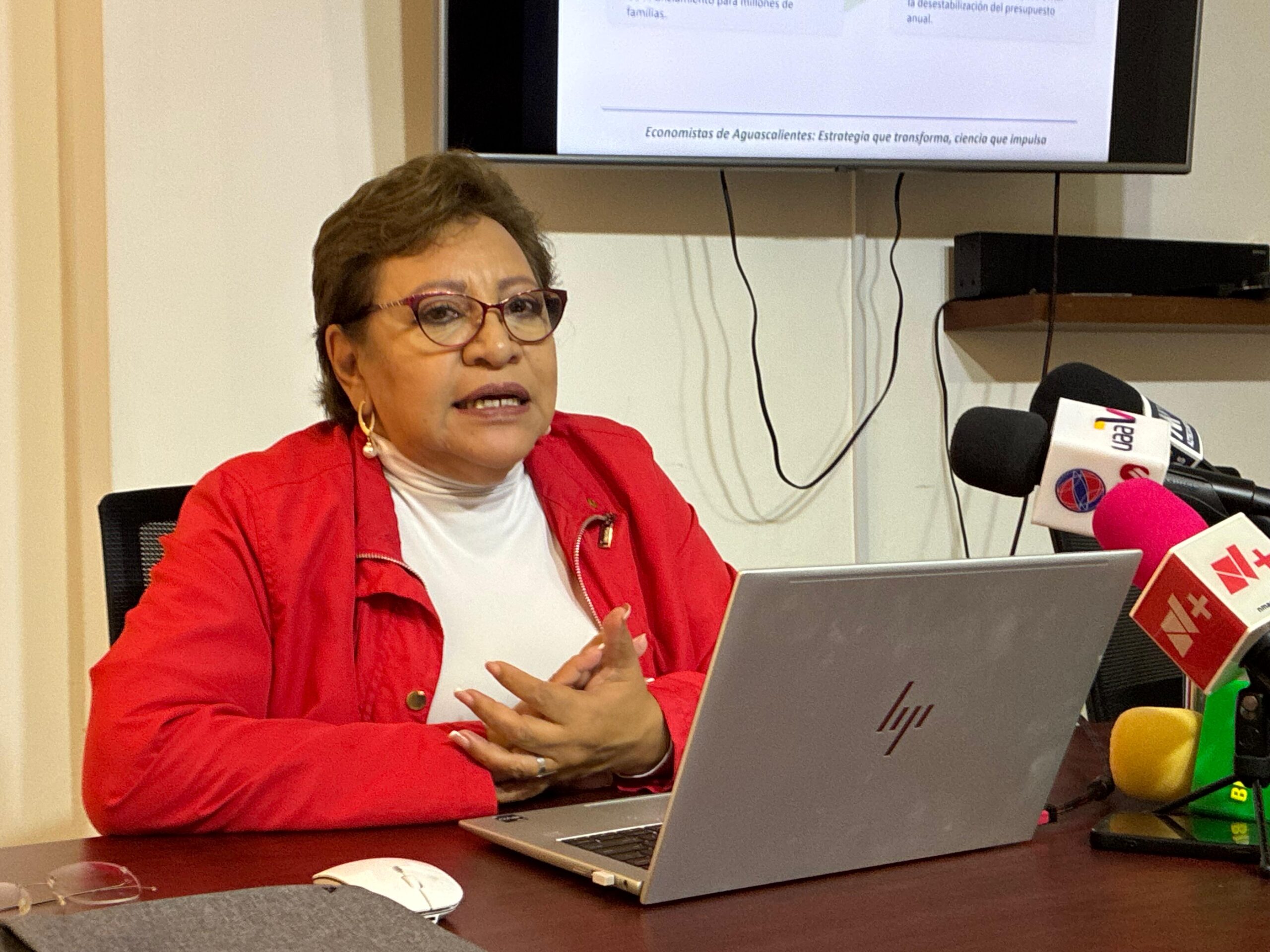 Advierten sobre tarjetas de crédito con CAT de hasta 185% en México
