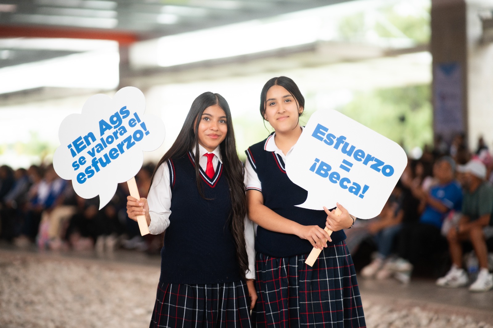 Anuncian más de 20 mil becas para estudiantes de Preescolar hasta Universidad