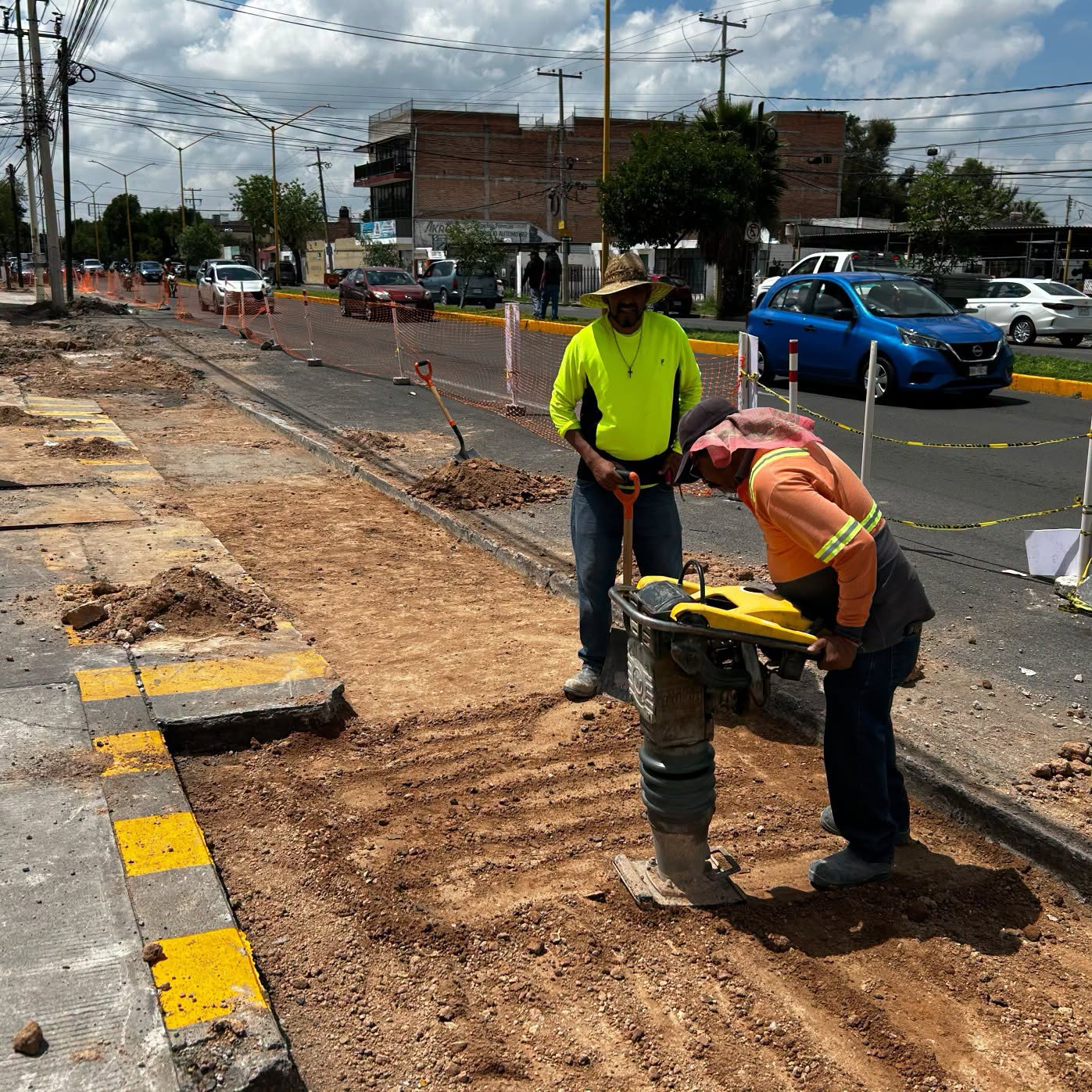 Avanzan trabajos de rehabilitación de alcantarillado y vialidad en La Huerta