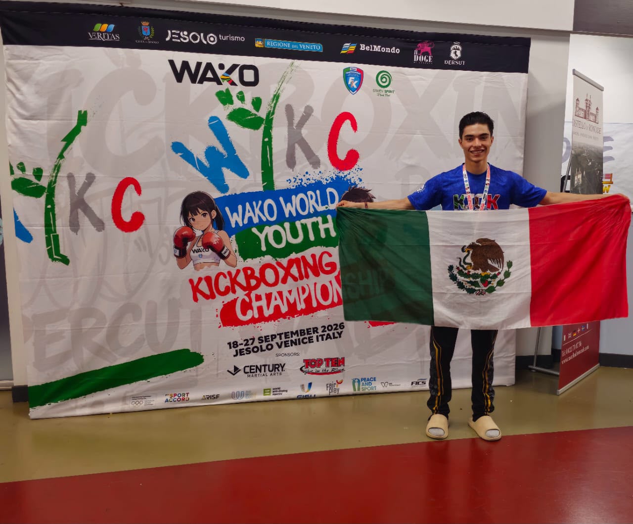 Diego Durón hace historia y conquista su tercer Campeonato Mundial de Kickboxing