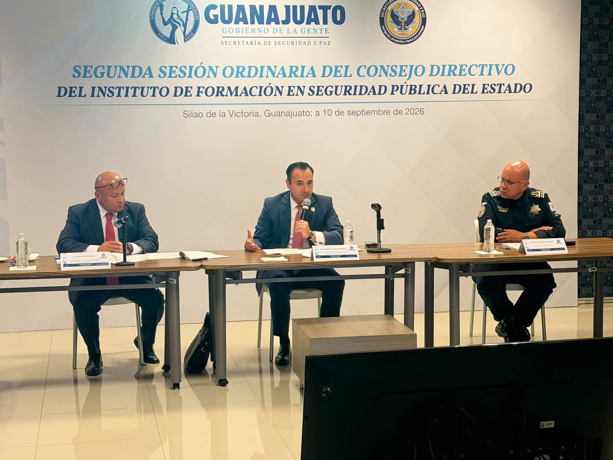 Agentes señalados por agresión a periodista siguen activos; hay investigación en curso