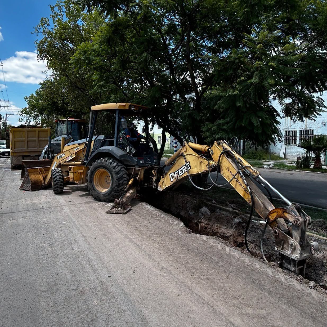 MIAA realiza trabajos para rehabilitar la red de alcantarillado en Pilar Blanco