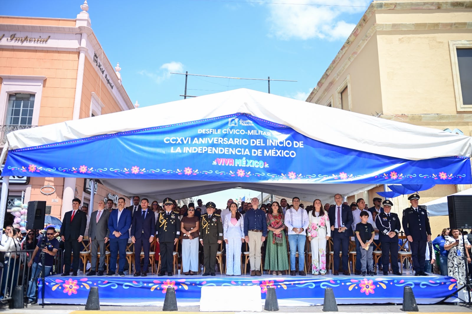 Más de 3 mil participantes dan vida al desfile de Independencia encabezado por Tere Jiménez
