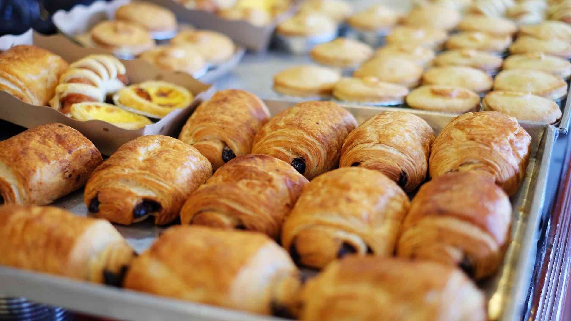 Panaderos analizan aumentar el precio del pan ante alza de harina