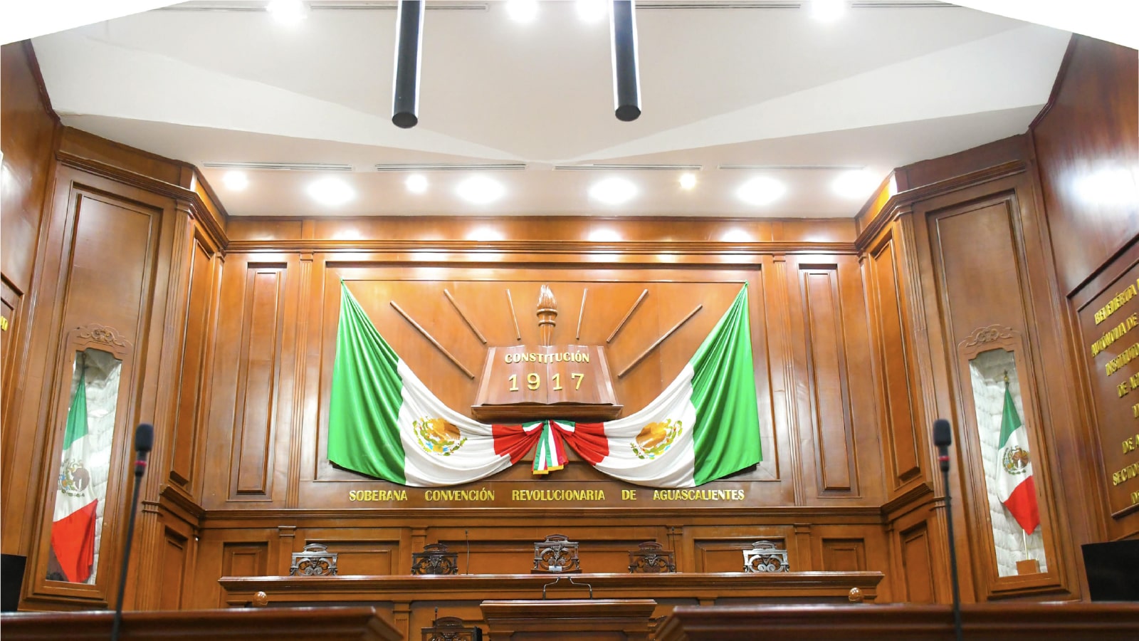Solo el 1.8 % de los mexicanos confía en sus legisladores