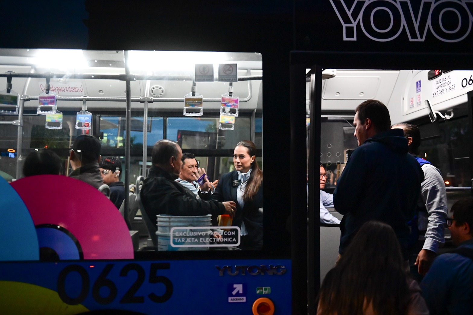 Tere Jiménez supervisa rutas, escucha a usuarios y reitera su compromiso con la modernización del transporte público