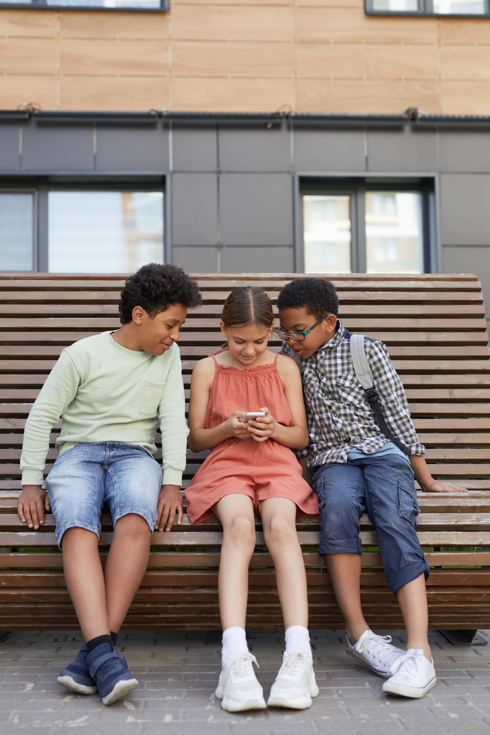 México restringe el uso de celulares en las escuelas