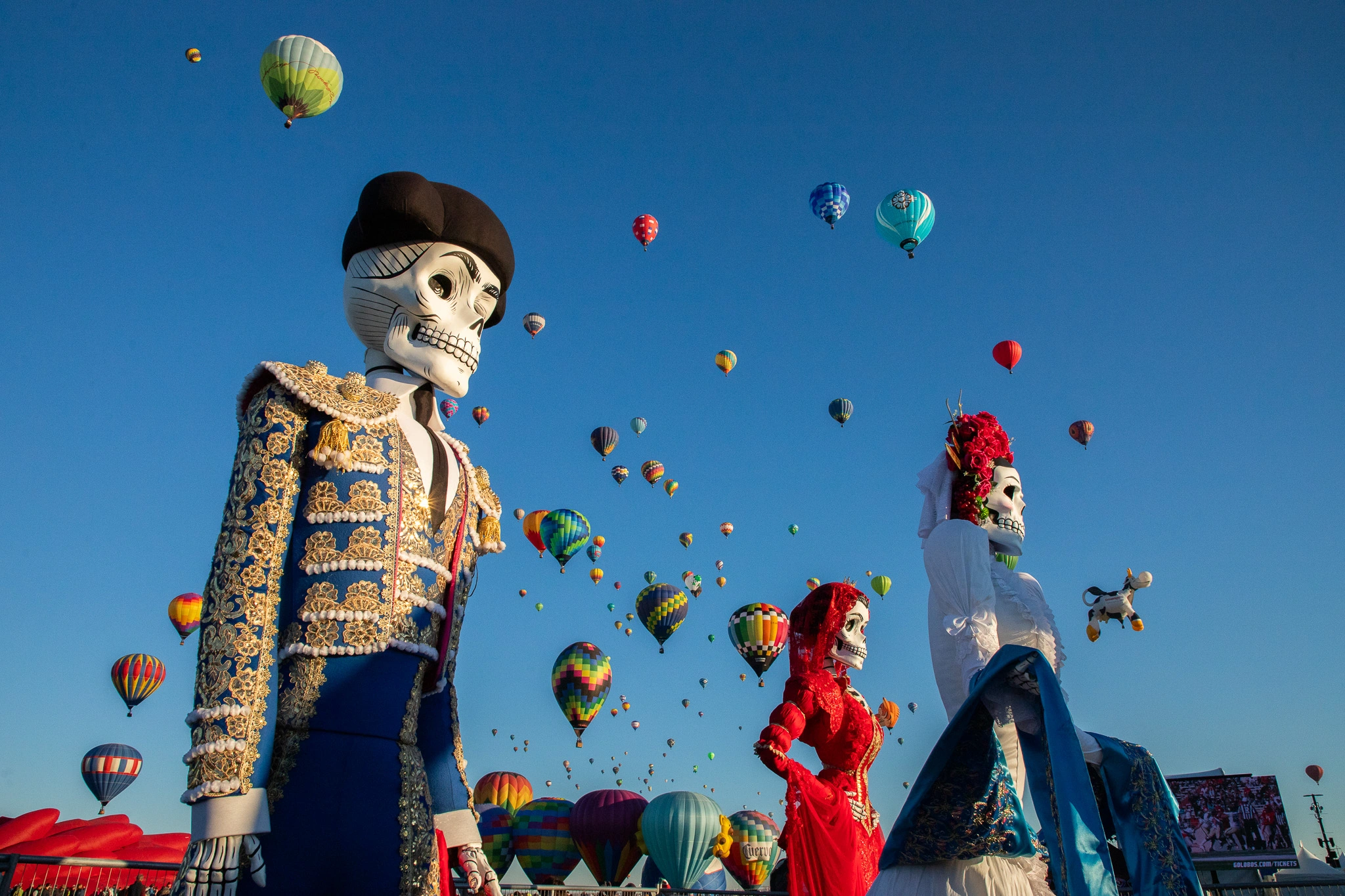 Exponen catrinas monumentales en Albuquerque, Chicago y Nueva York