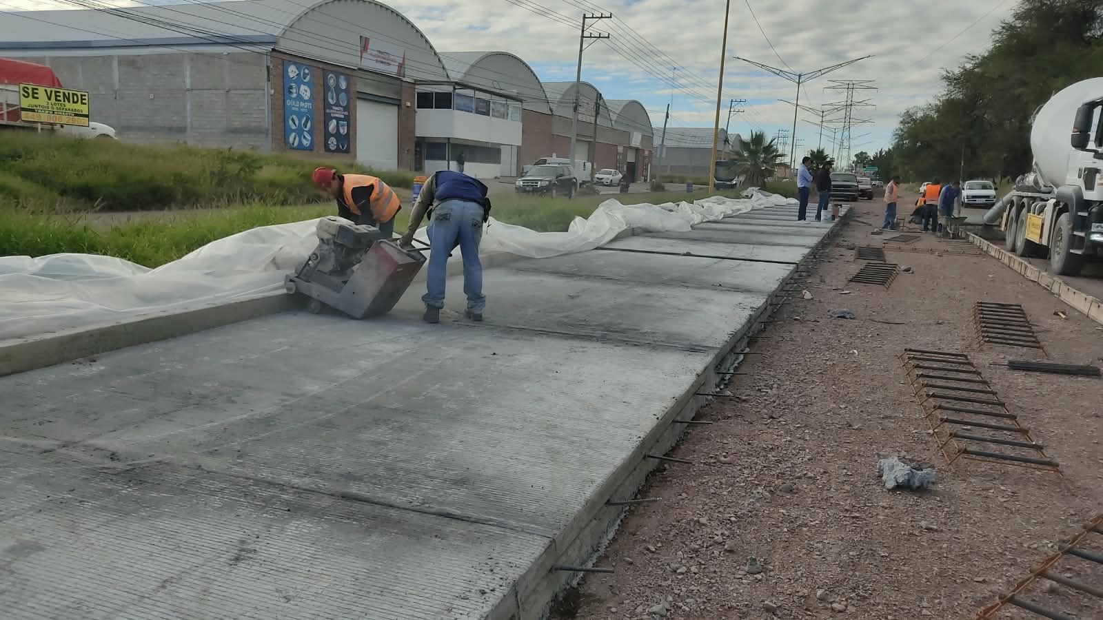 Pavimentación en Mahatma Gandhi alcanza 33% de avance