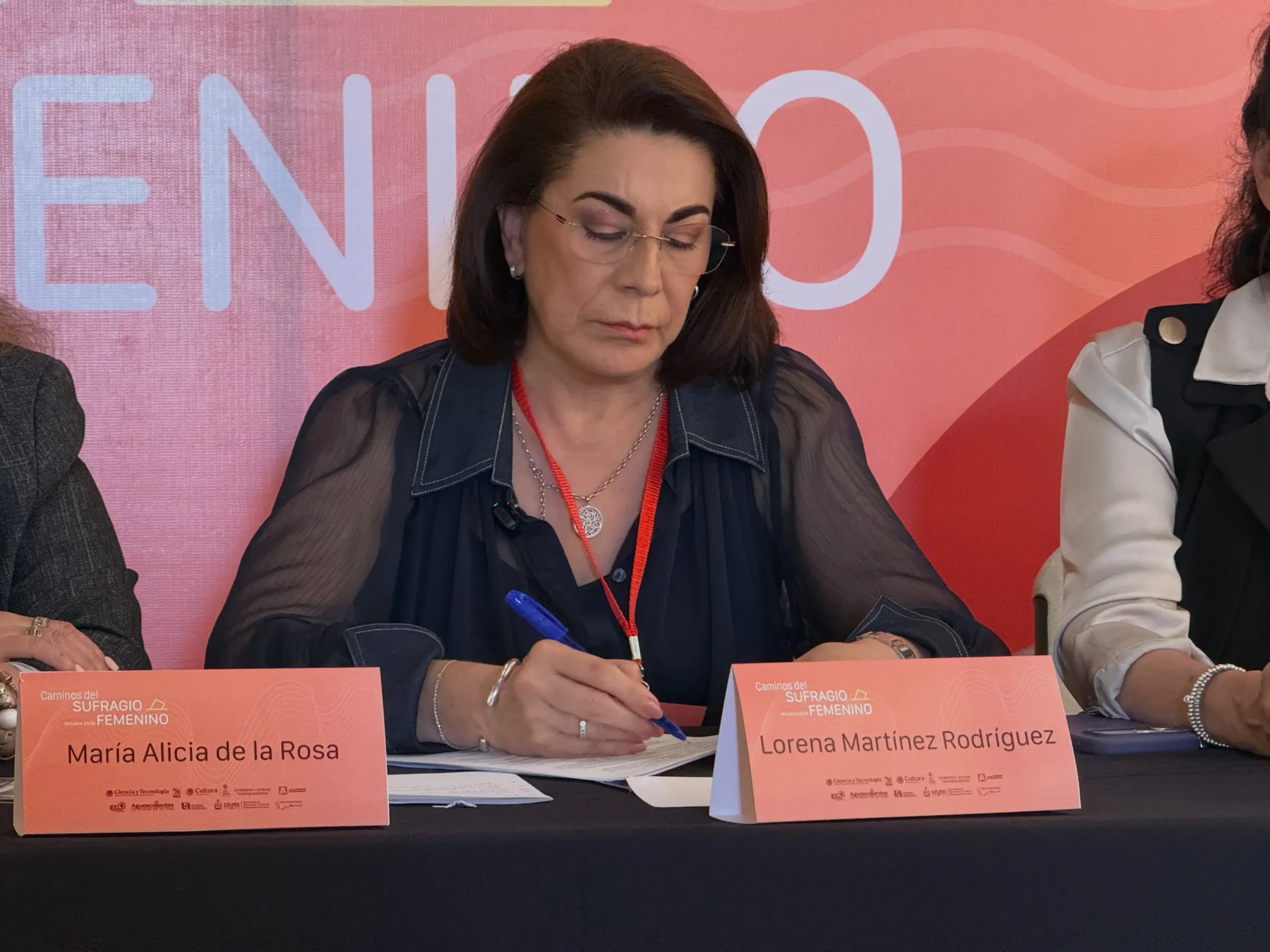 Lorena Martínez garantiza participación en próximas elecciones, pero aún no se define