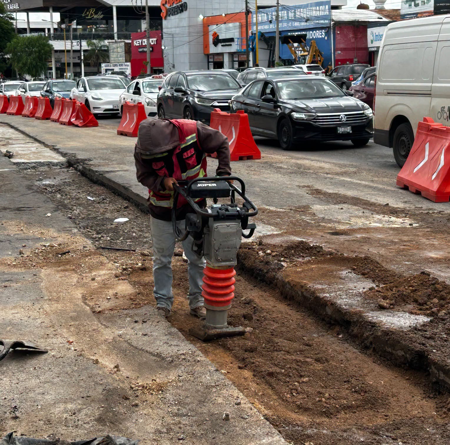 MIAA realiza relleno y compactación tras rehabilitar red de alcantarillado en Miravalle