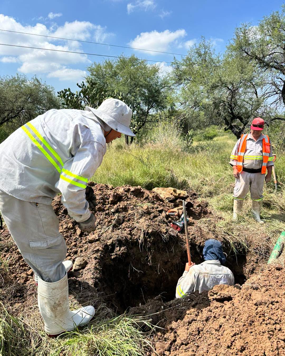 MIAA atiende reparaciones de drenaje y agua potable en Santa Anita, Parras y Camino a Los Parga