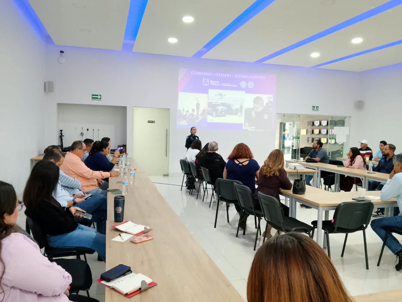 Policía Cibernética de la SSPE capacita a COPARMEX en seguridad digital