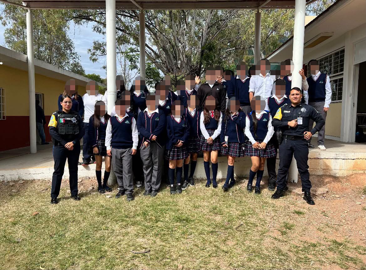 Policía Cibernética de la SSPE habla de ciberacoso con estudiantes del Telebachillerato de San Antonio de Peñuelas