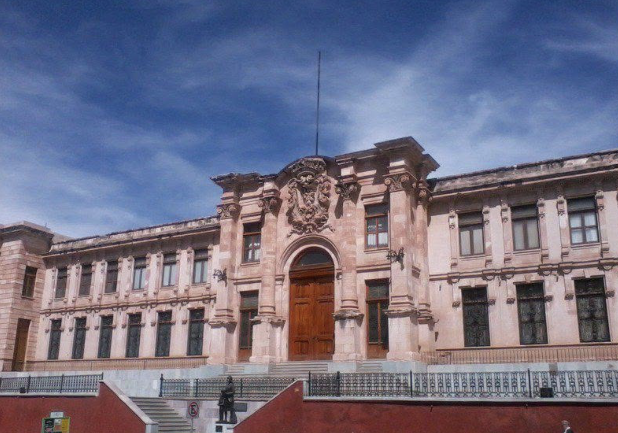 Dan de baja a estudiante por pintas y amenazas en la Escuela Normal de Guanajuato