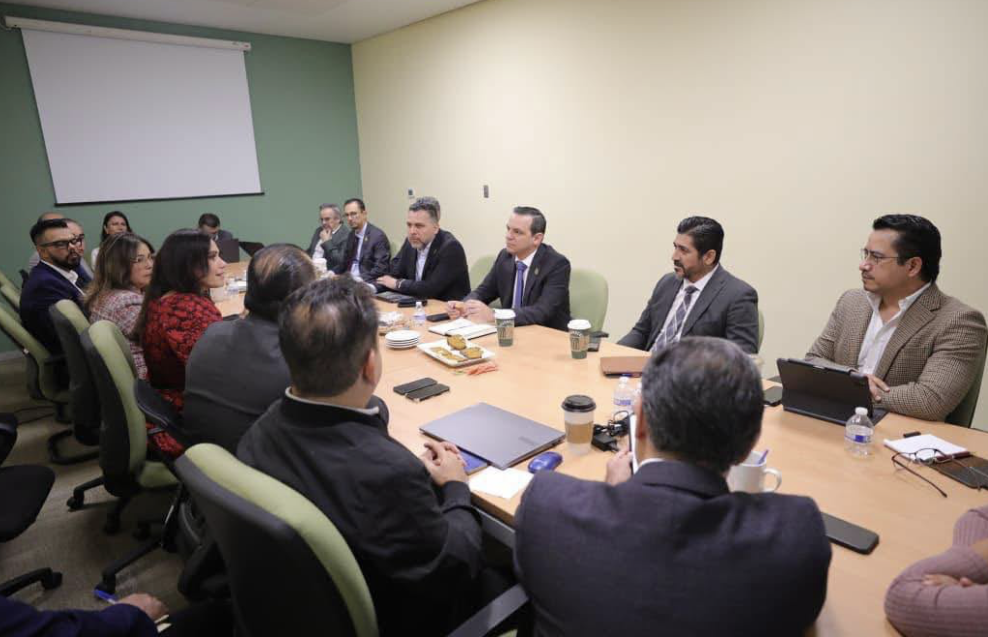 Plazos legales impiden financiar la obra del puente Aeropuerto; secretario niega retraso en expropiación
