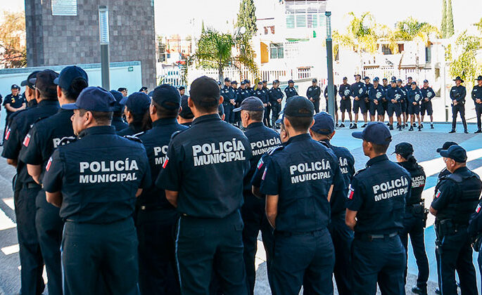 Municipio analiza aumento salarial para policías; aún no hay cifra definida