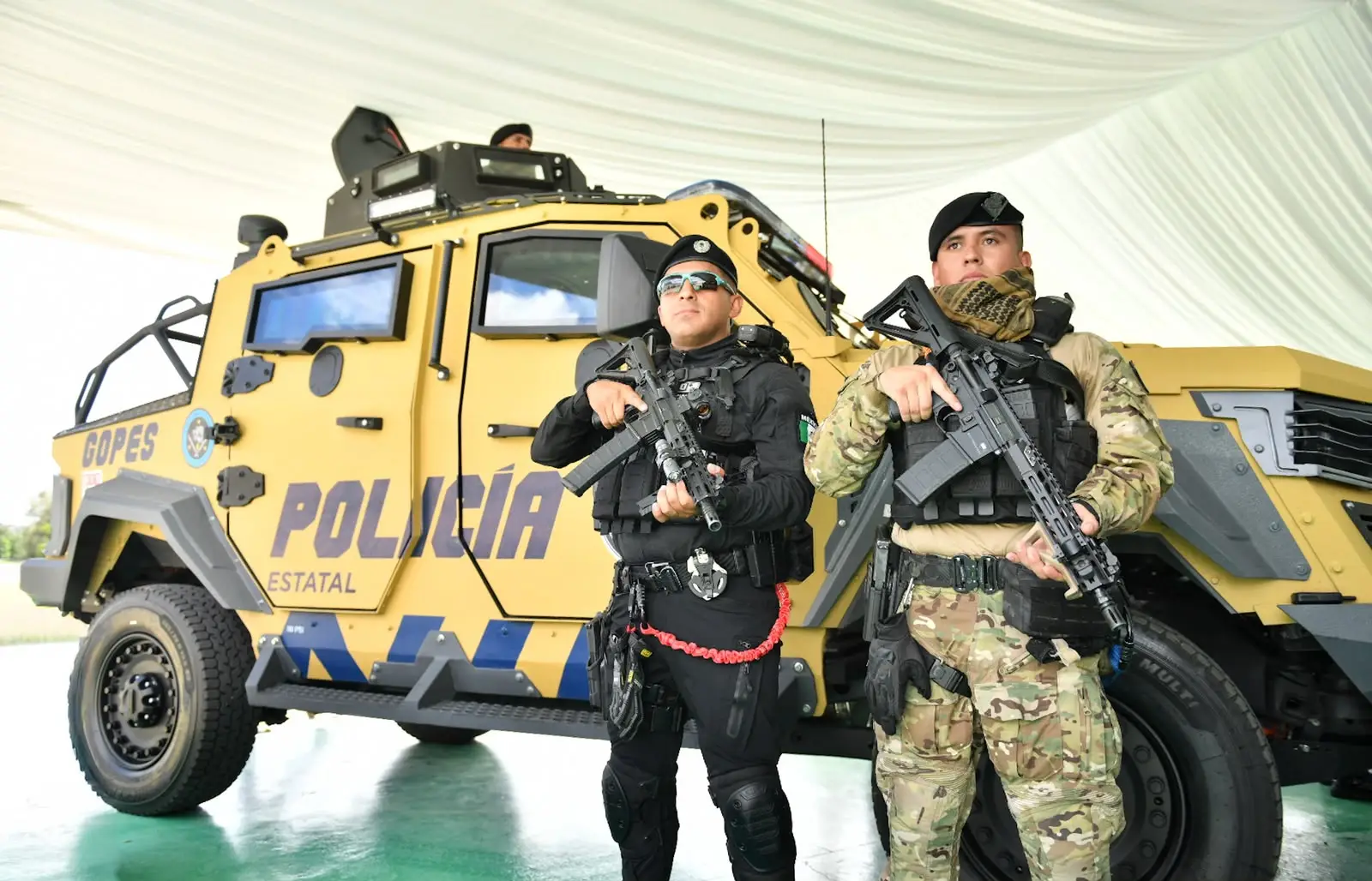 Entregan vehículos tácticos y armamento a policías estatales y municipales