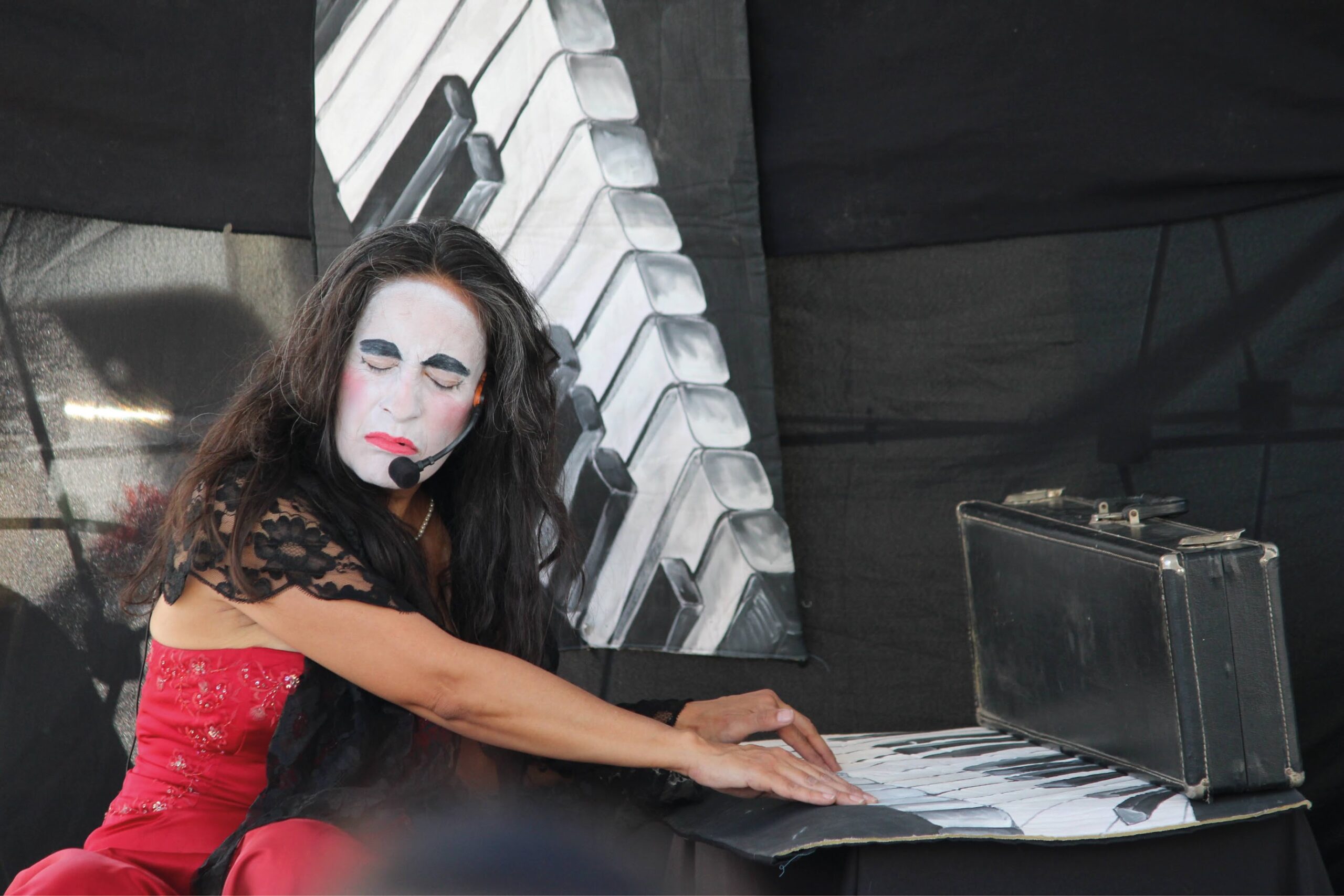 Compañía guanajuatense Moebius Teatro Clown llevará el espectáculo Pianina al Cervantino
